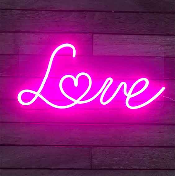 L❤️ve Neon Sign - Spread Love